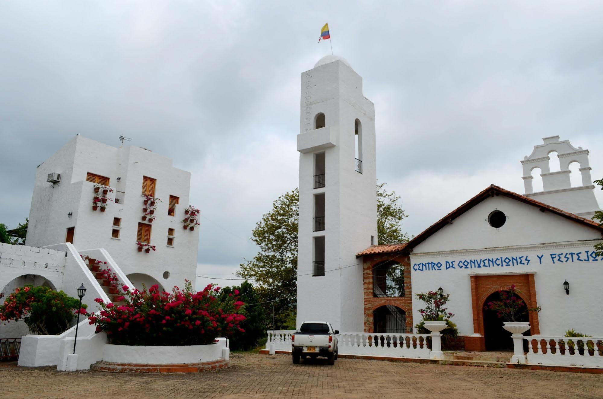 Hotel Aldea Plaza Doradal Bagian luar foto